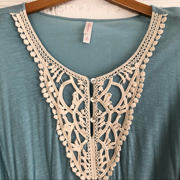 Xhilaration Top | Size Medium - Picture 2 of 5